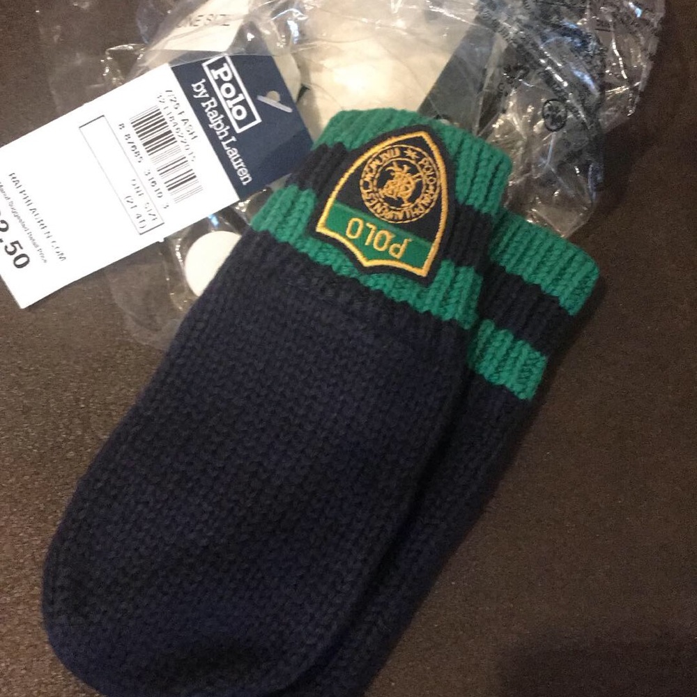 Boys polo mittens